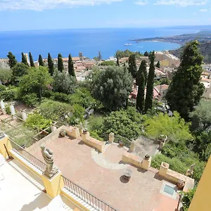 3* Bed & Breakfast Casa Cuseni, Residenza D'artista, Museo E Giardino Storico